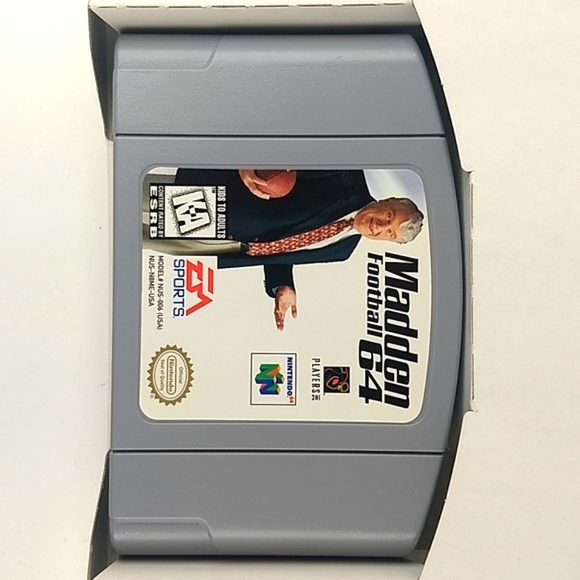 Madden Football 64, N64 Original Retail Box and All Original Manuals 1997 - Picture 10 of 17